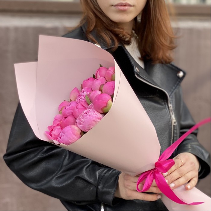 17 розовых пионов Флеминг